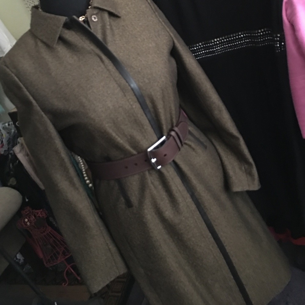 Strong and beautiful a coat jacket by Identity Lord/Taylor!